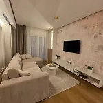 Palace Apartment *