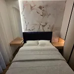 Palace Apartment *